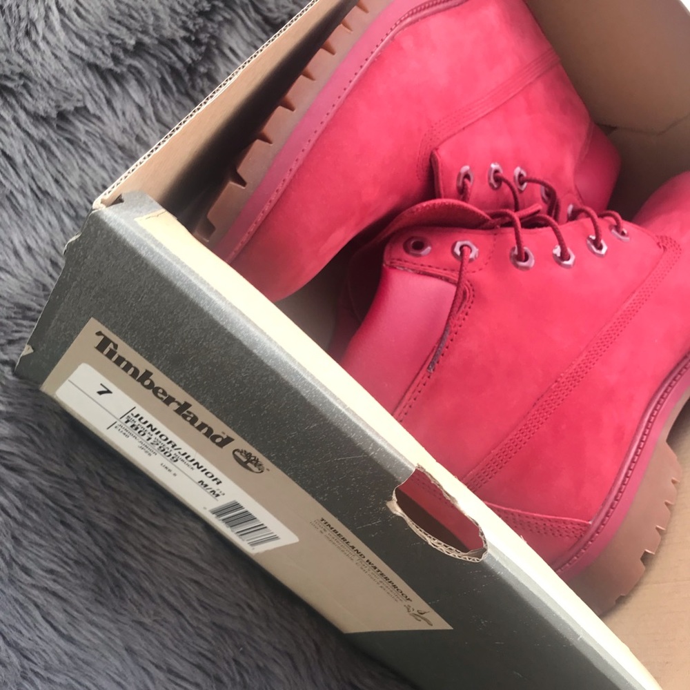 Red timberlands - Picture 2 of 2